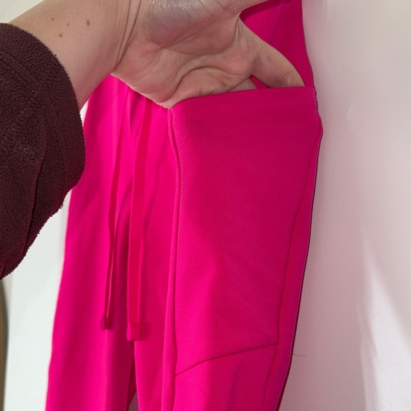 ALO Yoga Leggings - Picture 6 of 8